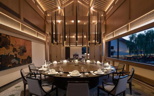 HUALUXE Xi'an Tanghua by IHG