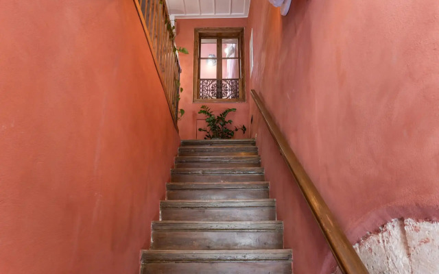 Full House Residence Chania