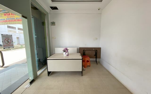 SPOT ON 93776 Intan HomestayNearAnugrah Sinar Lautan