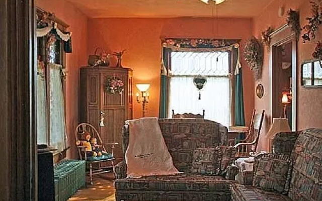 The Homespun Country Inn