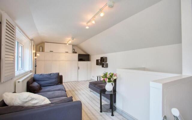 Fantastic 1BD Hideaway, 2 Minutes to the Sea