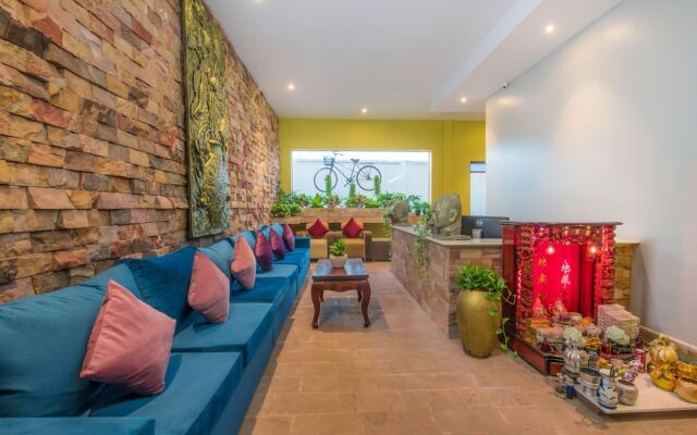 Samnak Lounge