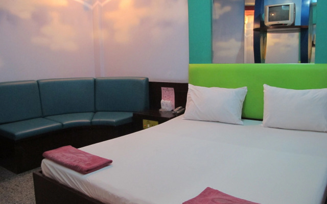 Picnic Sriracha Hotel