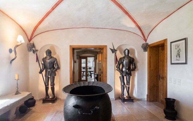 Rosa Estates The Farmhouse & Stables