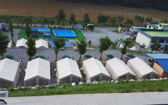 Yeongwol Dong-river Glamping&pension