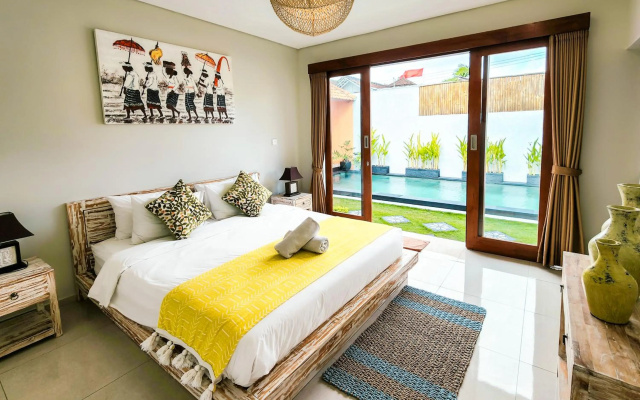 AmaLuna IV COZY Villa in Seminyak – Guest Rooms – Kerobokan Kelod