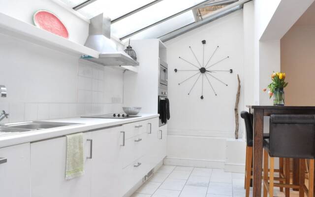 Stylish 1 Bedroom Apartment Near Parsons Green Station