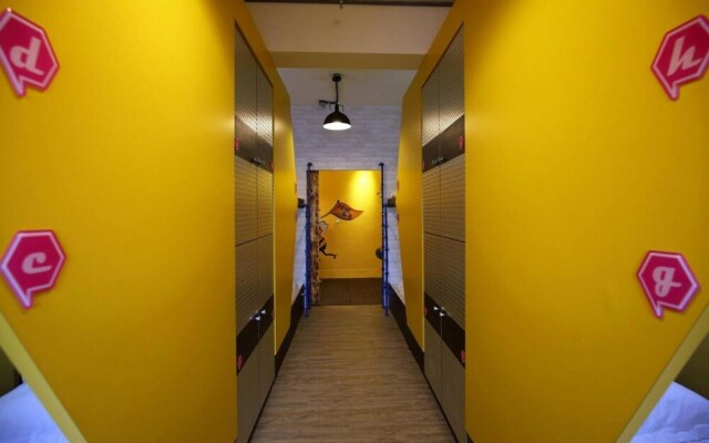 Hive Backpackers