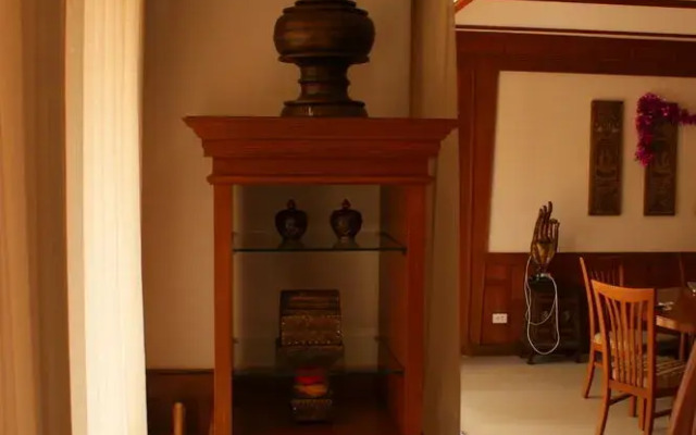 Sirinthara luxury villa