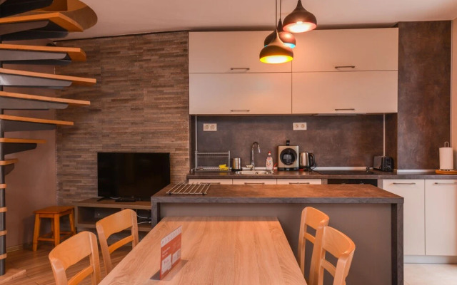 FM Deluxe 2-BDR - Apartment - The Maisonette