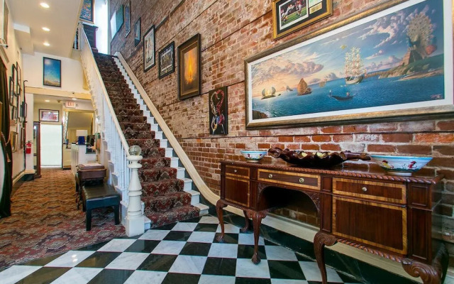 Lafitte Hotel & Bar