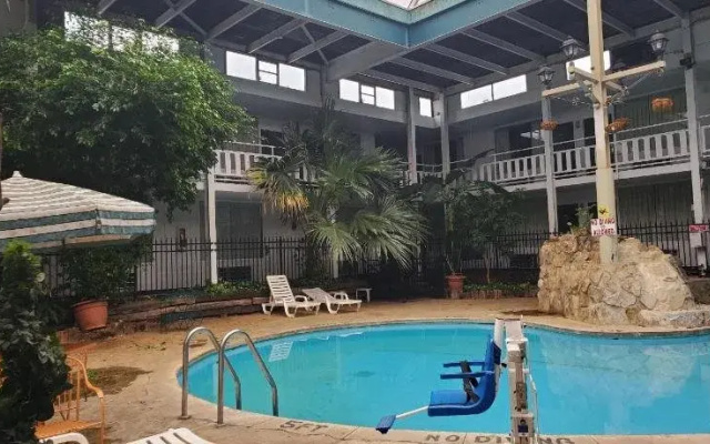 OYO Hotel Sweetwater TN West