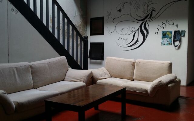 Jalan Jalan Emas Guest House