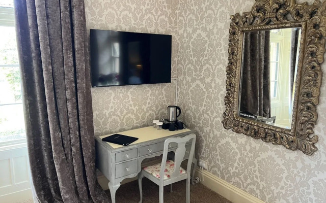 Kendal - Gothic Hall - Luxury Rooms or Apartment