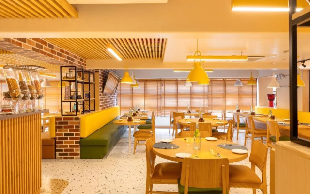 Bloom Hub WEH Andheri