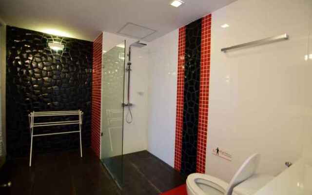 Replay 402 Apartment