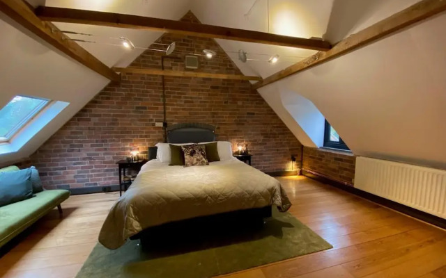 Stunning 3BD Character House near Coleshill