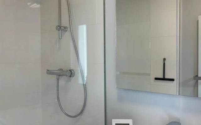 Bright Flat With Bunk Beds