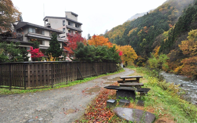 Minakamisanso