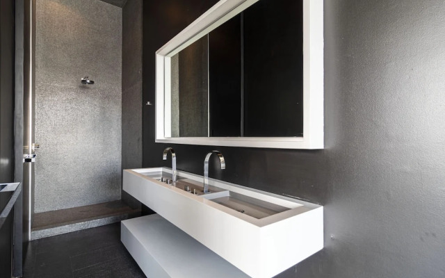 Collection Suites by Kukun