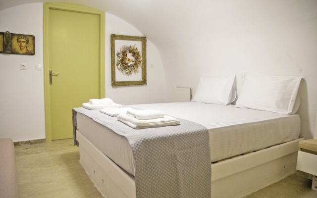 Areopolis Art Apartment