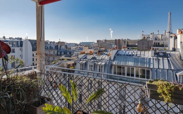 Eiffel Tower Design Residence