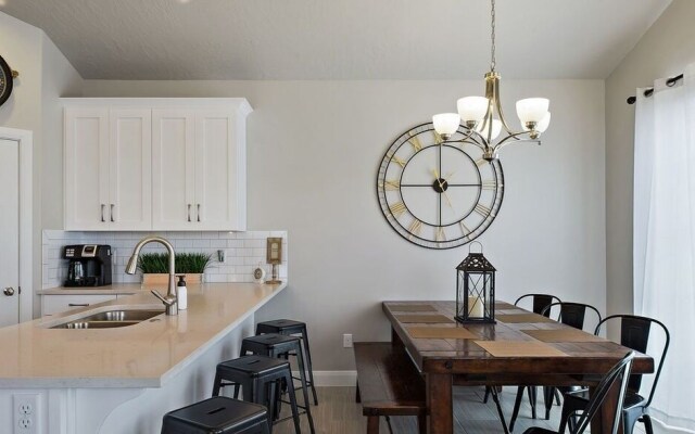 Spacious Villa 5 minutes to Lake State park by Redawning