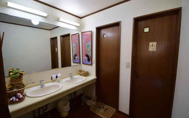 Miyukinomori Youth Hostel