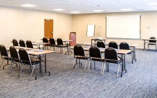 Holiday Inn Express & Suites Kingston-Ulster by IHG