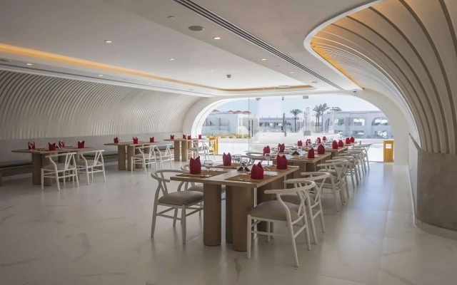 Posh Club by SUNRISE White Hills