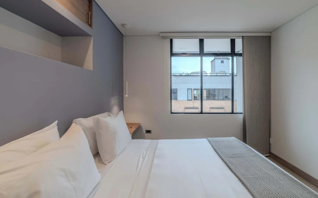 w Elegant 3BR w Outdoor Balcony