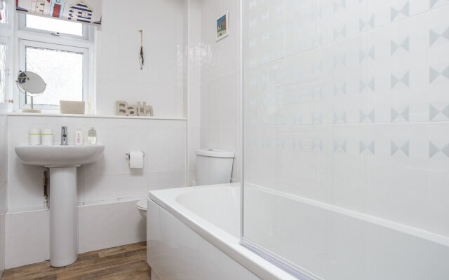 Upper Strand Apartment