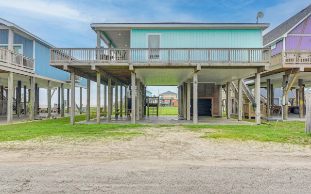 Gulf Views: Beachfront Bolivar Peninsula Escape!