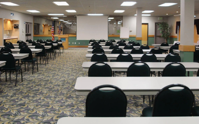 Best Western Plus Mill Creek Inn