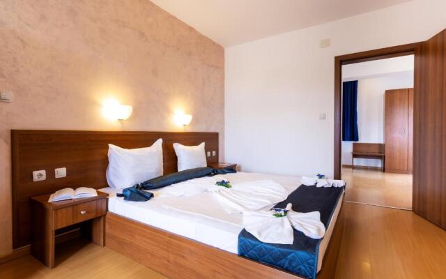 Complex Sunrise by HMG - All Inclusive