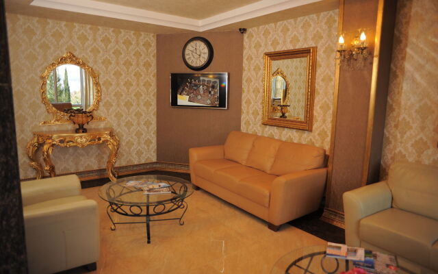 Golden Lake Hotel