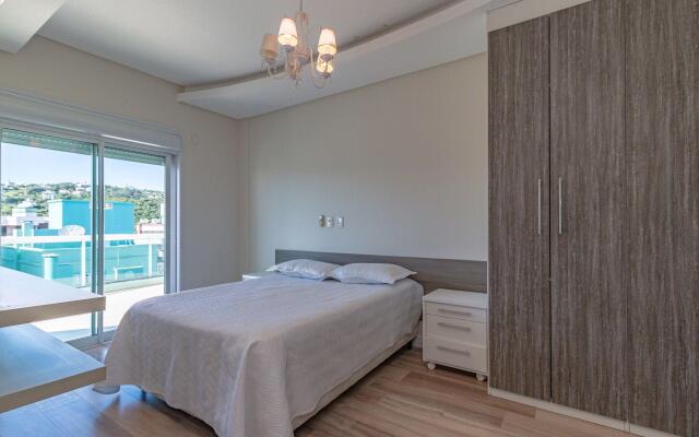 Aluguel Cobertura 4 suítes Vista Mar Jacuzzi Bombas SC
