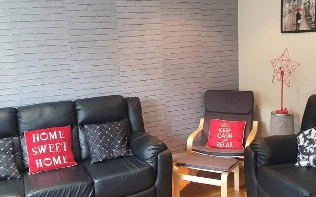 Lovely 4-bed Apartment in Harrow