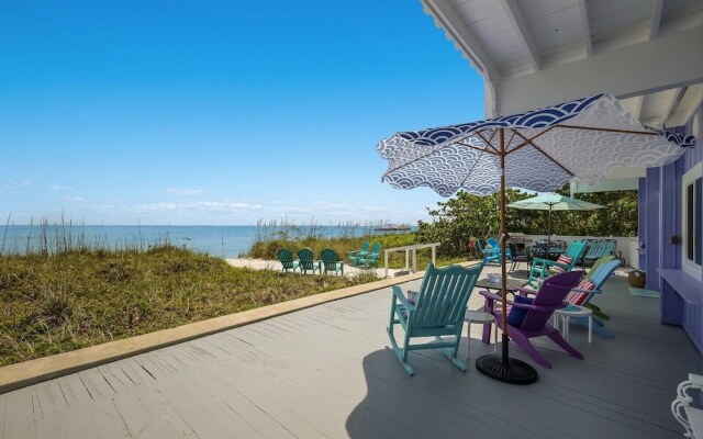 Flamingo Bay 4 Bedroom Home by RedAwning