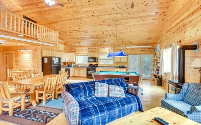 Wraparound Deck + Bbq: Pet-friendly Deadwood Cabin