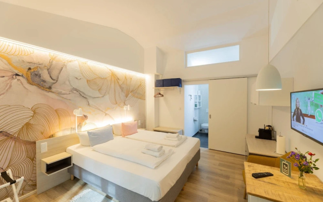 Little Suite Apartments