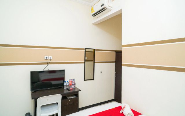 RedDoorz Syariah near Marvell City Mall 2
