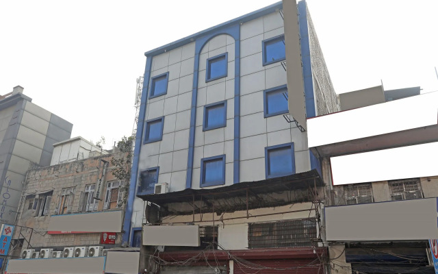 OYO 512 Hotel Aman Inn
