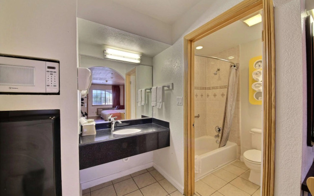 Motel 6 Edinburg, TX