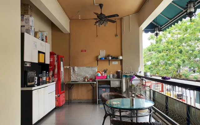 SPOT ON 90984 Gn Homestay