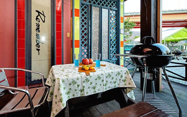 Chuncheon(Namiseom) Remember Pension (Spa, BBQ, Pick up)