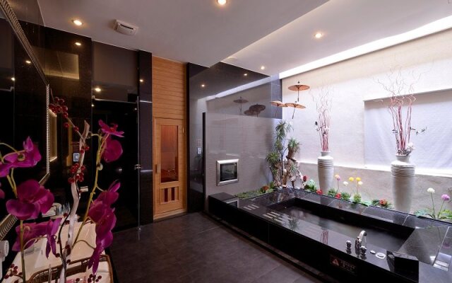 AT Motel