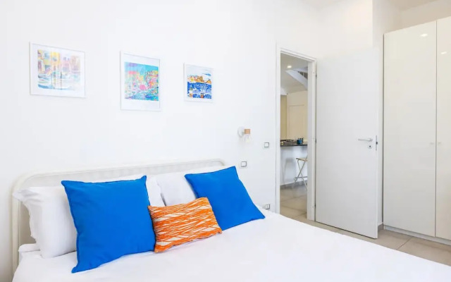 Quartieri Spagnoli Modern Flat by Wonderful Italy