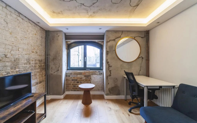 Industrial-chic Flat Near Tower Bridge