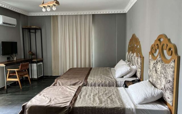 Si̇lva Deluxe Hotel